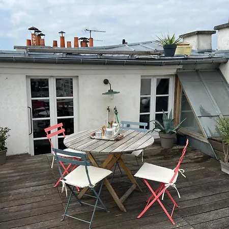 Appartement Atypical Cocoon With A View Of